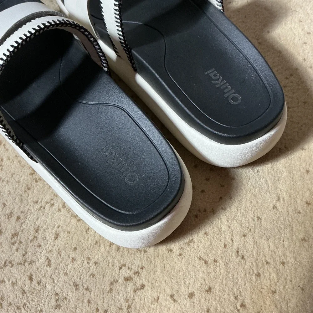 Olukai Pae Monochromatic Leather‎ Whipstitch Slide Sandals 20541-WSLF Women 8